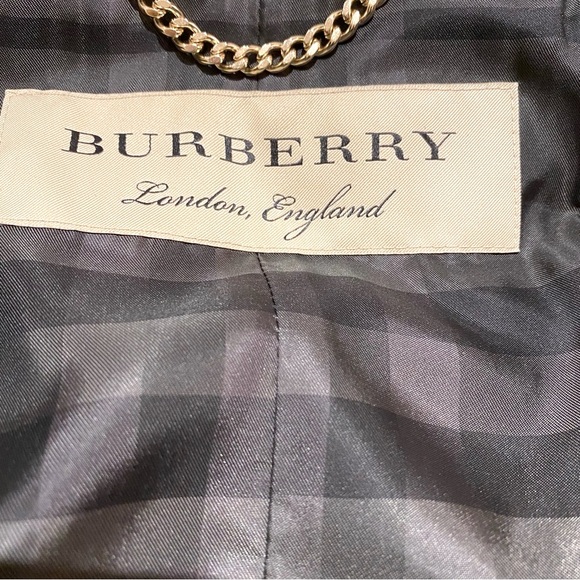 BURBERRY LONDON ABBEYDALE FOX-FUR TRIMMED PUFFER COAT - Picture 12 of 14